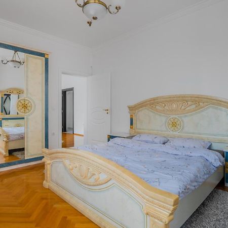 Central 2-Bd Bright Apartment In Sofia By Flat Mаnager 外观 照片